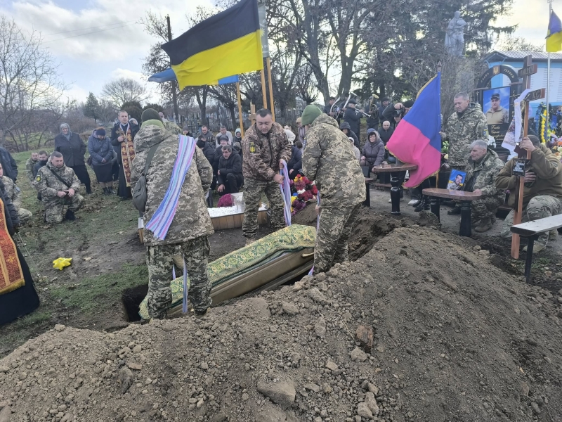 Білицька громада попрощалася із загиблим Захисником Ігорем Коробейником