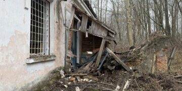 “Була лише одна мрія – врятувати внучку”. Армія РФ вдарила КАБом по Кролевецькій громаді на Сумщині