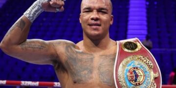 Президент WBO повідомив, хто замінить Усика у поєдинку проти Вордлі