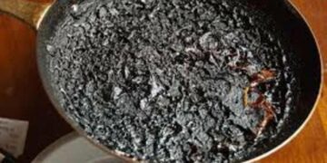 “Відчиститься раз і назавжди”: розкрито таємні способи очищення сковорідки від нагару ззовні та всередині