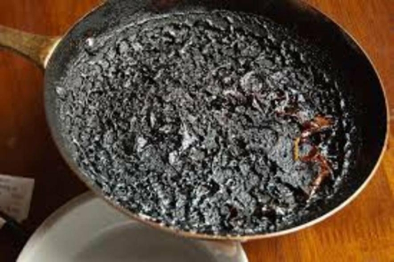 "Відчиститься раз і назавжди": розкрито таємні способи очищення сковорідки від нагару ззовні та всередині