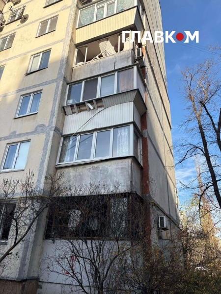 Росіяни вдарили по дев'ятиповерхівці на Оболоні. Фоторепортаж із місця влучання