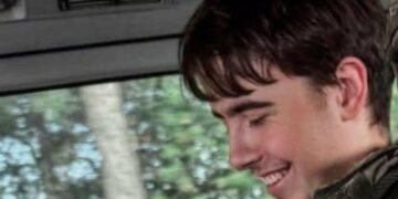 Юнак став воїном: 18-річний син популярної телеведучої пішов у ЗСУ (ФОТО)