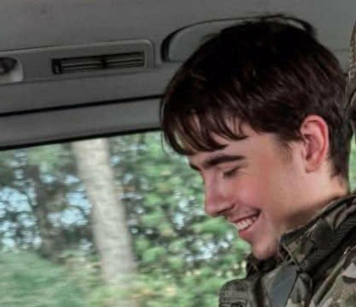 Юнак став воїном: 18-річний син популярної телеведучої пішов у ЗСУ (ФОТО)