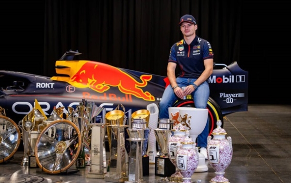 Феттель упевнений у шансах Ферстаппена позмагатися за титул