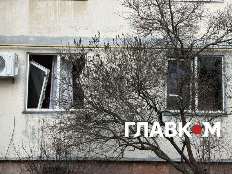 Росіяни вдарили по дев'ятиповерхівці на Оболоні. Фоторепортаж із місця влучання