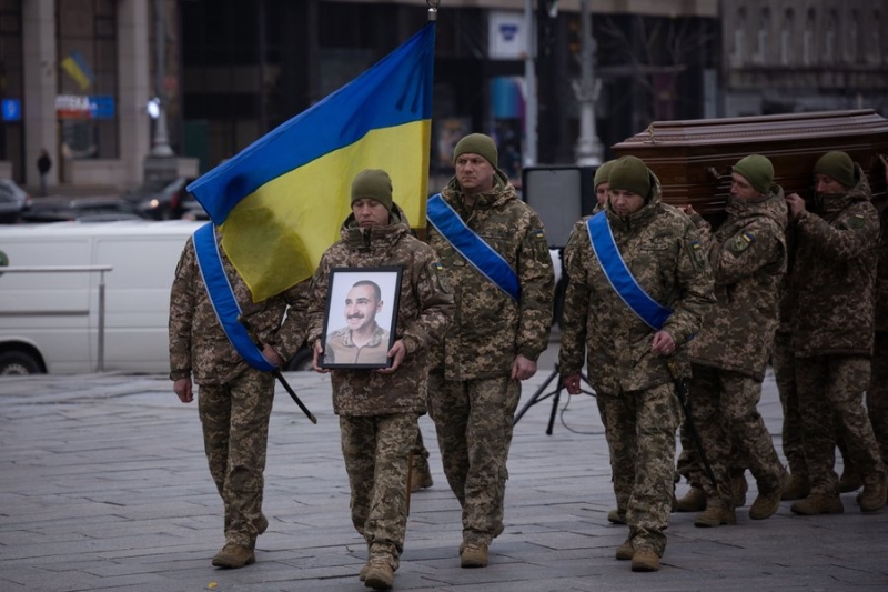 Київ попрощався з військовим та фотографом Костянтином Гузенком (фото)