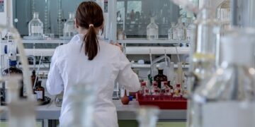 Велика Британія планує скоротити тестування на тваринах завдяки ШІ