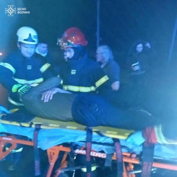 ДТП у Луцькому районі: внаслідок зіткнення двох автомобілів водія затисло в салоні