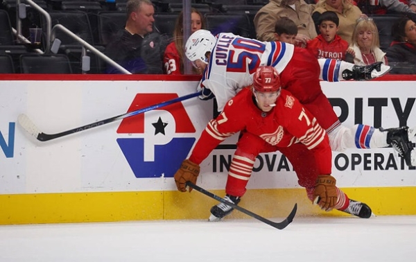 НХЛ: Айлендерс не впоралися з Колорадо НХЛ: Айлендерс не впоралися з Колорадо