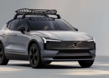 В Україні почалися продажі першого електричного Volvo Cross Country