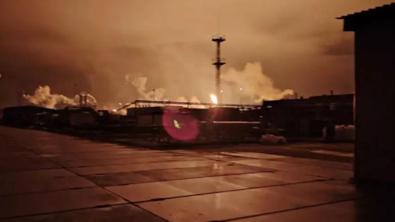 У Росії пролунали вибухи на нафтохімічному заводі