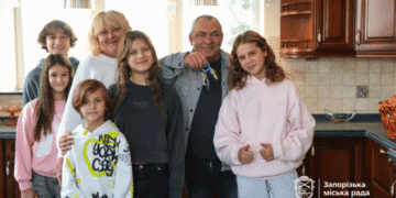 У Запоріжжі родина Малєєвих отримала новий будинок для дитячого будинку сімейного типу