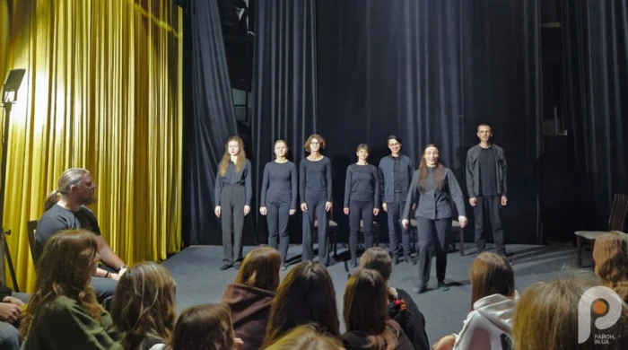 Історії глядачів ожили на сцені: у Луцьку відбувся перформанс плейбек-театру