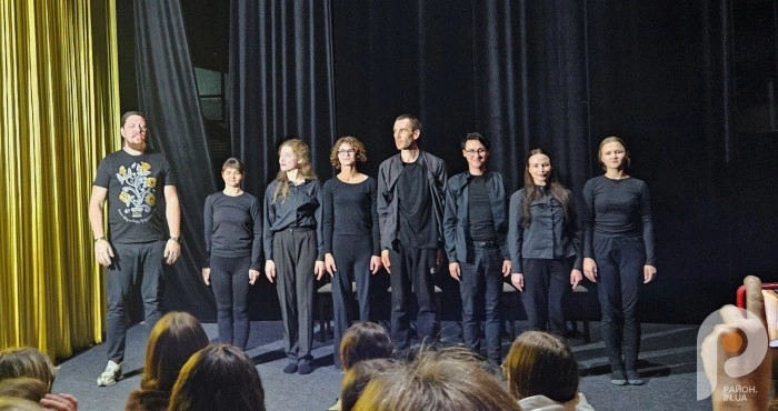 Історії глядачів ожили на сцені: у Луцьку відбувся перформанс плейбек-театру