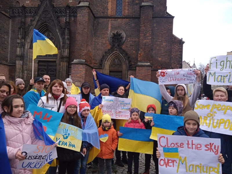 «Я так і не сказала, що люблю його» — Світлана поки що безуспішно намагається отримати свідоцтво про смерть батька, який загинув у Маріуполі