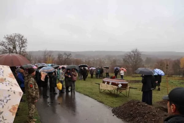 Лохвиччина попрощалася із полеглими Захисниками України