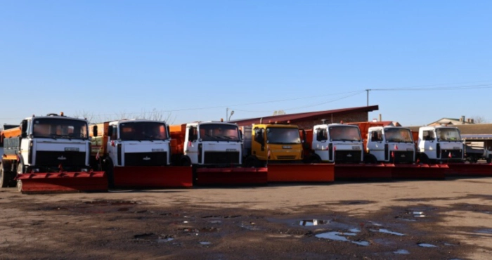 Луцьк готується до зими: 25 одиниць техніки та 3 тисячі тонн сумішей