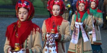 Миколаївщина вшанувала жертв Голодомору: свічки пам’яті запалали у місті, – ФОТО