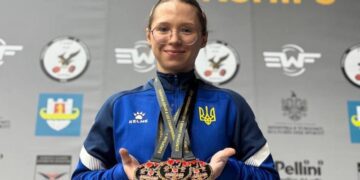 Молода важкоатлетка Ольга Івженко завоювала три «золота» ЧЄ в Албанії