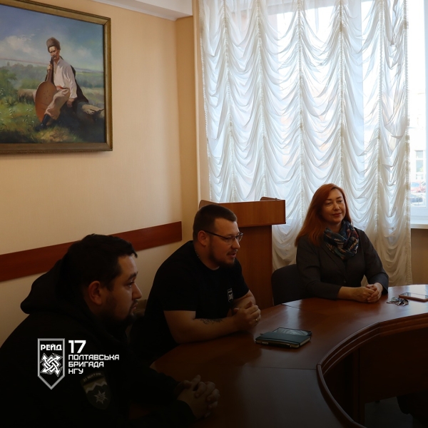 Мужність, наставники, любов до своєї землі: про що говорили студенти з полтавським нацгвардійцем