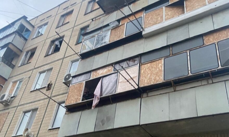 НАСЛІДКИ АТАК НА ДНІПРОПЕТРОВЩИНУ упродовж МИНУЛОГО ДНЯ: ПОРАНЕНИЙ У ТЯЖКОМУ СТАНІ, БИТІ БУДИНКИ, ЛІЦЕЙ ТА АВТОЗАПРАВКИ