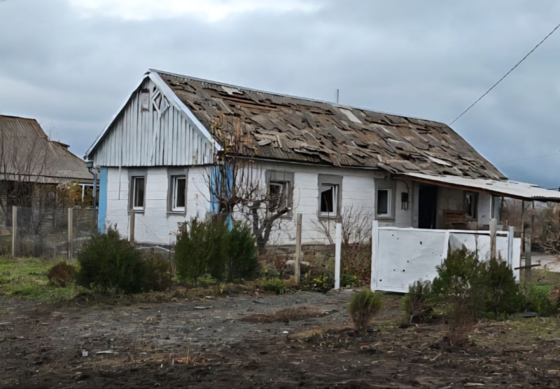 НАСЛІДКИ АТАК НА ДНІПРОПЕТРОВЩИНУ упродовж МИНУЛОГО ДНЯ: ПОРАНЕНИЙ У ТЯЖКОМУ СТАНІ, БИТІ БУДИНКИ, ЛІЦЕЙ ТА АВТОЗАПРАВКИ