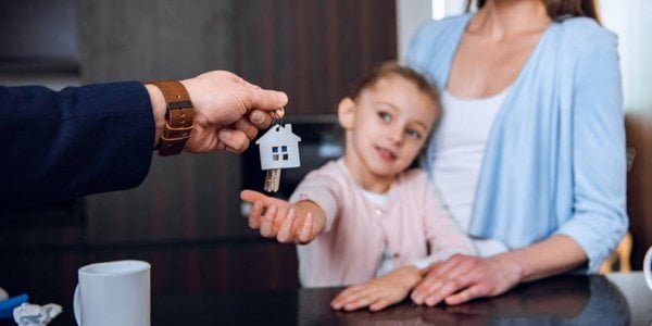 Нові правила для неповнолітніх при продажу майна: Рада ухвалила законопроєкт