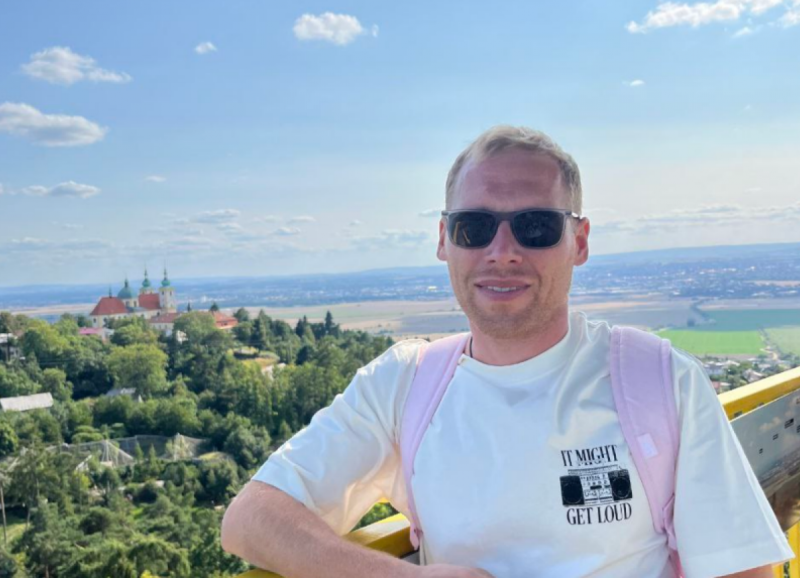 Пацифіст на війні та в полоні: Як Сергій Миронічев вижив у Маріуполі та Бійську