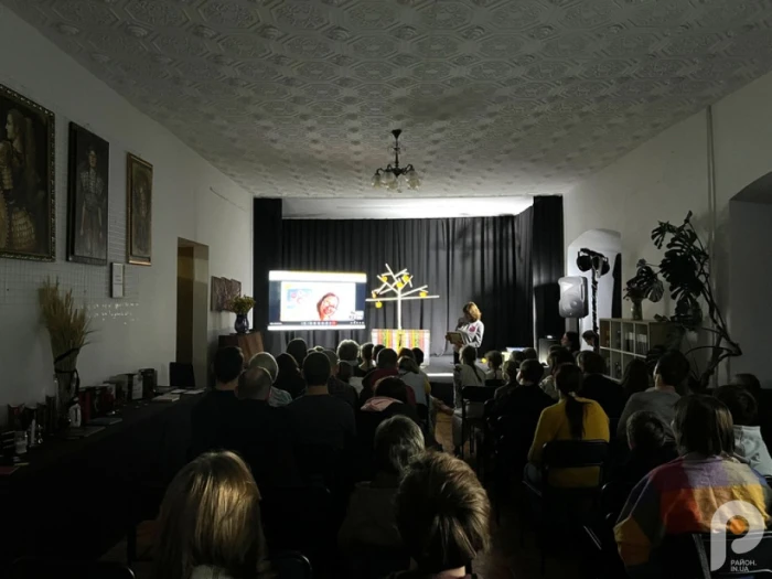 Пам’ять крізь покоління: у Луцьку через театр і книгу говорили про Голодомор