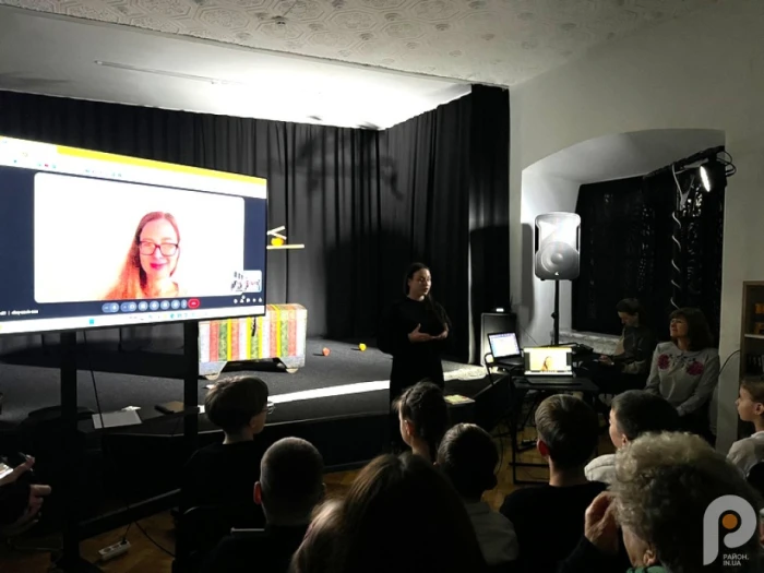 Пам’ять крізь покоління: у Луцьку через театр і книгу говорили про Голодомор