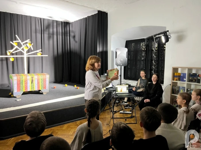 Пам’ять крізь покоління: у Луцьку через театр і книгу говорили про Голодомор