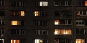 Пояснили, чому деяким будинкам у Рівному «світло» ніколи не вимикають