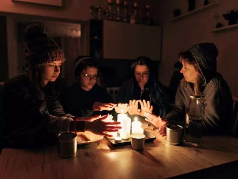 ЩО ДЕНЬ ПРИЙДЕШНІЙ НАМ ГОТУЄ: ГРАФІКИ ПОГОДИННИХ ВІДКЛЮЧЕНЬ В НЕДІЛЮ 23 ЛИСТОПАДА