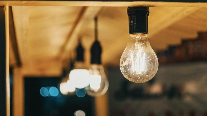 Сумарно по 12 годин без світла: графіки відключення електроенергії по Миколаївській області на завтра