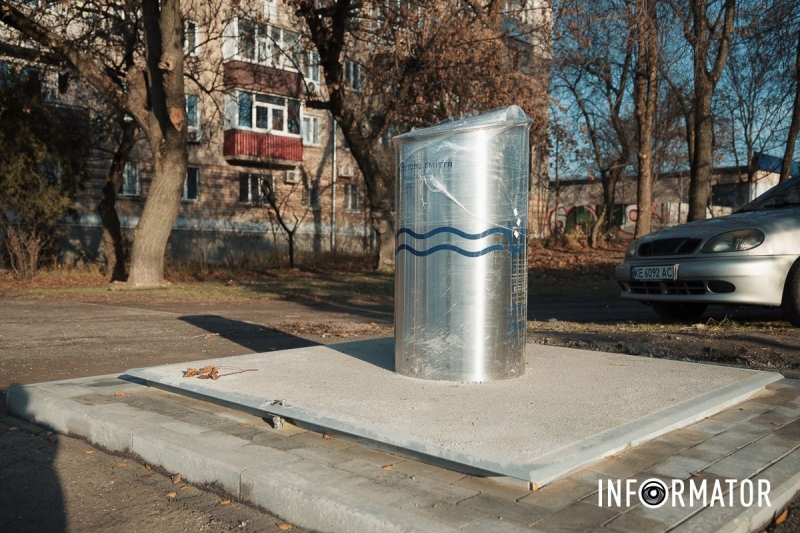 У ДНІПРІ ПРОДОВЖУЮТЬ ОБЛАШТОВУВАТИ «ЗОЛОТІ» ПІДЗЕМНІ СМІТТЄЗБІРНИКИ: 12 ТИСЯЧ ДОЛАРІВ - ДОЛАРІВ! - ЗА КОЖЕН