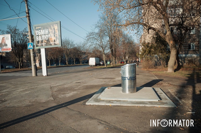 У ДНІПРІ ПРОДОВЖУЮТЬ ОБЛАШТОВУВАТИ «ЗОЛОТІ» ПІДЗЕМНІ СМІТТЄЗБІРНИКИ: 12 ТИСЯЧ ДОЛАРІВ - ДОЛАРІВ! - ЗА КОЖЕН