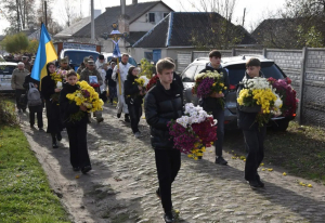 У Гощі поховали відважного бійця, який неодноразово рятував побратимів з гарячих точок (ФОТО)