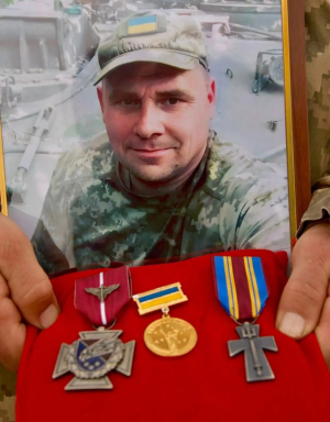 У Гощі поховали відважного бійця, який неодноразово рятував побратимів з гарячих точок (ФОТО)