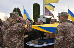 У Гощі поховали відважного бійця, який неодноразово рятував побратимів з гарячих точок (ФОТО)