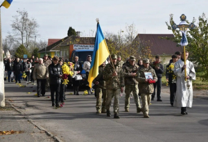 У Гощі поховали відважного бійця, який неодноразово рятував побратимів з гарячих точок (ФОТО)