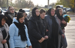 У Гощі поховали відважного бійця, який неодноразово рятував побратимів з гарячих точок (ФОТО)