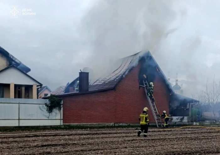 У Луцькому районі рятувальники ліквідували пожежу в приватному господарстві