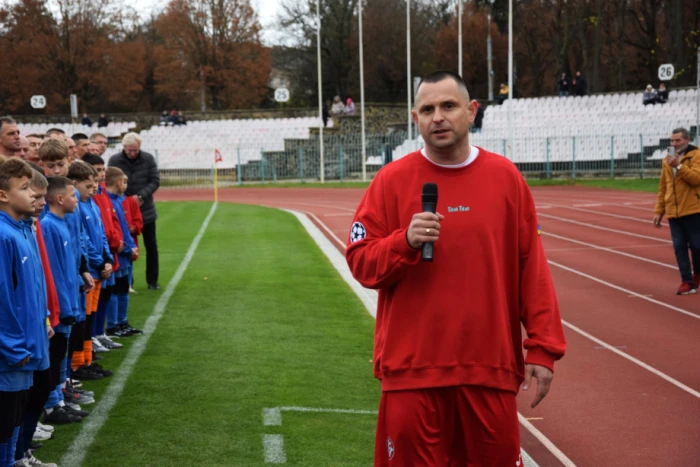 У Луцьку під час футбольного матчу збирали кошти на потреби бойового підрозділу прикордонників