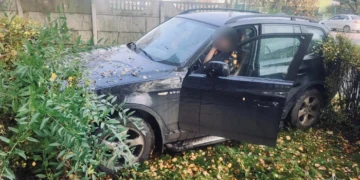 У Луцьку водійка напідпитку та без прав ледь не врізалася в будинок