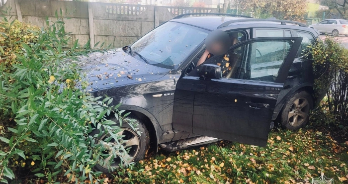 У Луцьку водійка напідпитку та без прав ледь не врізалася в будинок