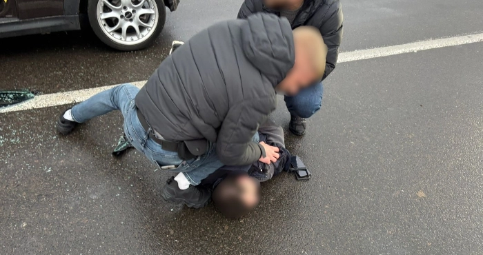 У Луцьку за пів години затримали злодія зі спецпристроєм для зламу авто