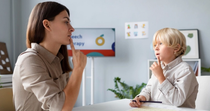 У Луцьку запрошують охочих стати асистентами дітей з особливими освітніми потребами
