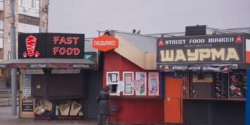 У Рівному кіоски біля ЦУМу не демонтують, але міськрада готує позов до суду