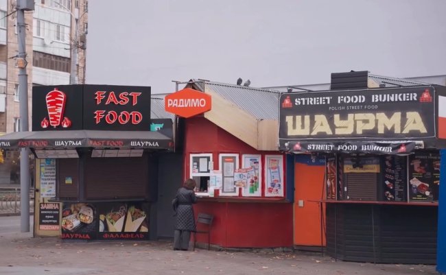 У Рівному кіоски біля ЦУМу не демонтують, але міськрада готує позов до суду